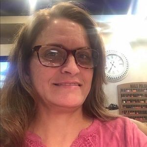 Meet your Posher, Debbie